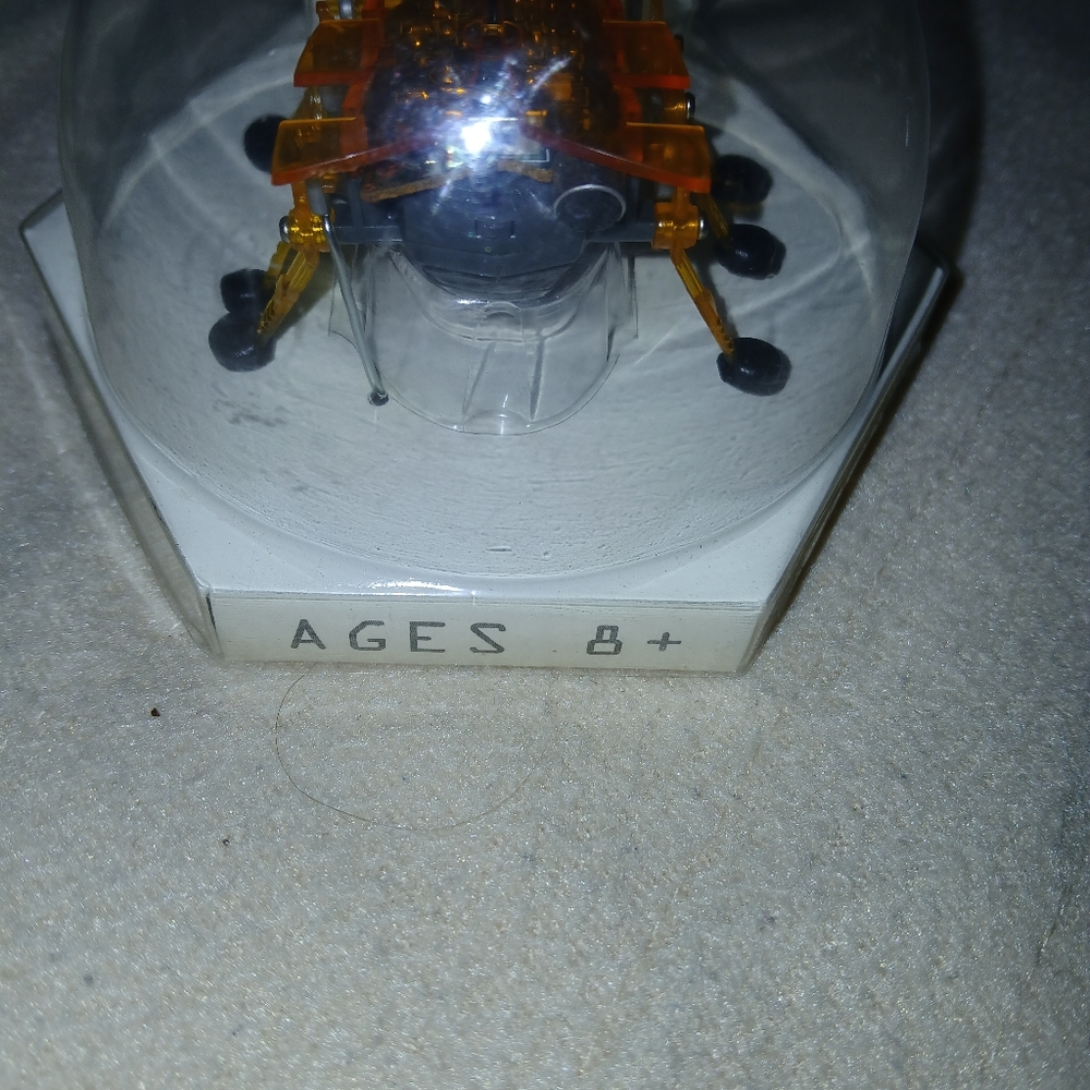 Hexbug Alpha Micro Robotic Creature - Picture 12 of 16